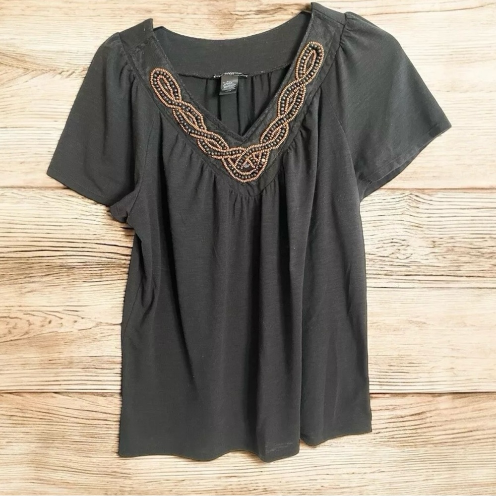 Notations Women’s 1X Tunic Beaded Black Top in gently used condition.
